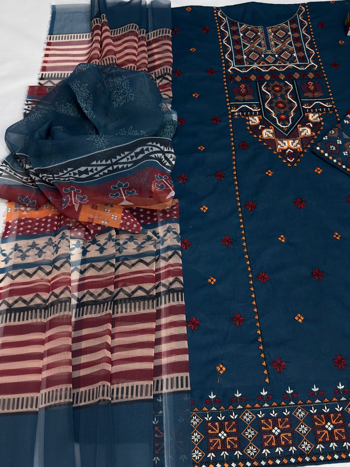 Sapphire 3 Piece Unstitched Lawn